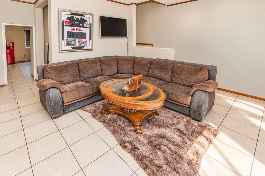 5 Bedroom Property for Sale in Melodie North West